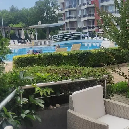 In Emberli Lozenets