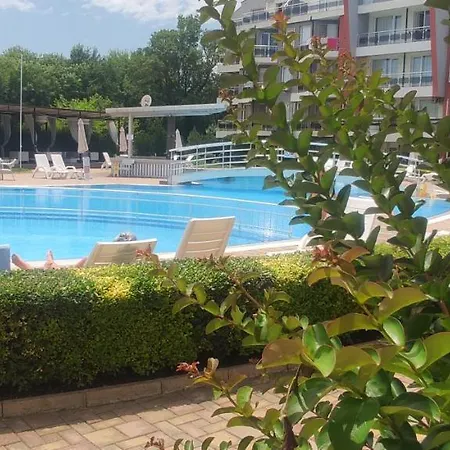 Apartment In Emberli Lozenets