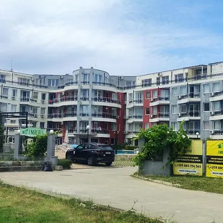 Apartment In Emberli Lozenets