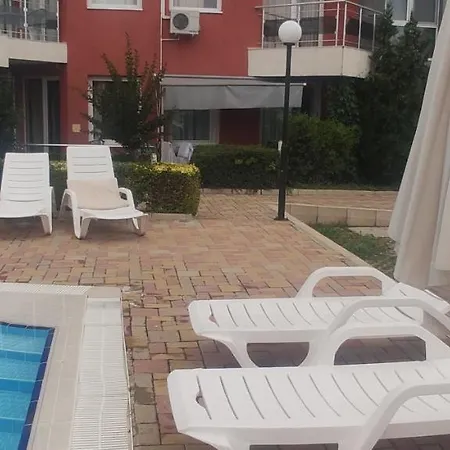 Apartment In Emberli Lozenets